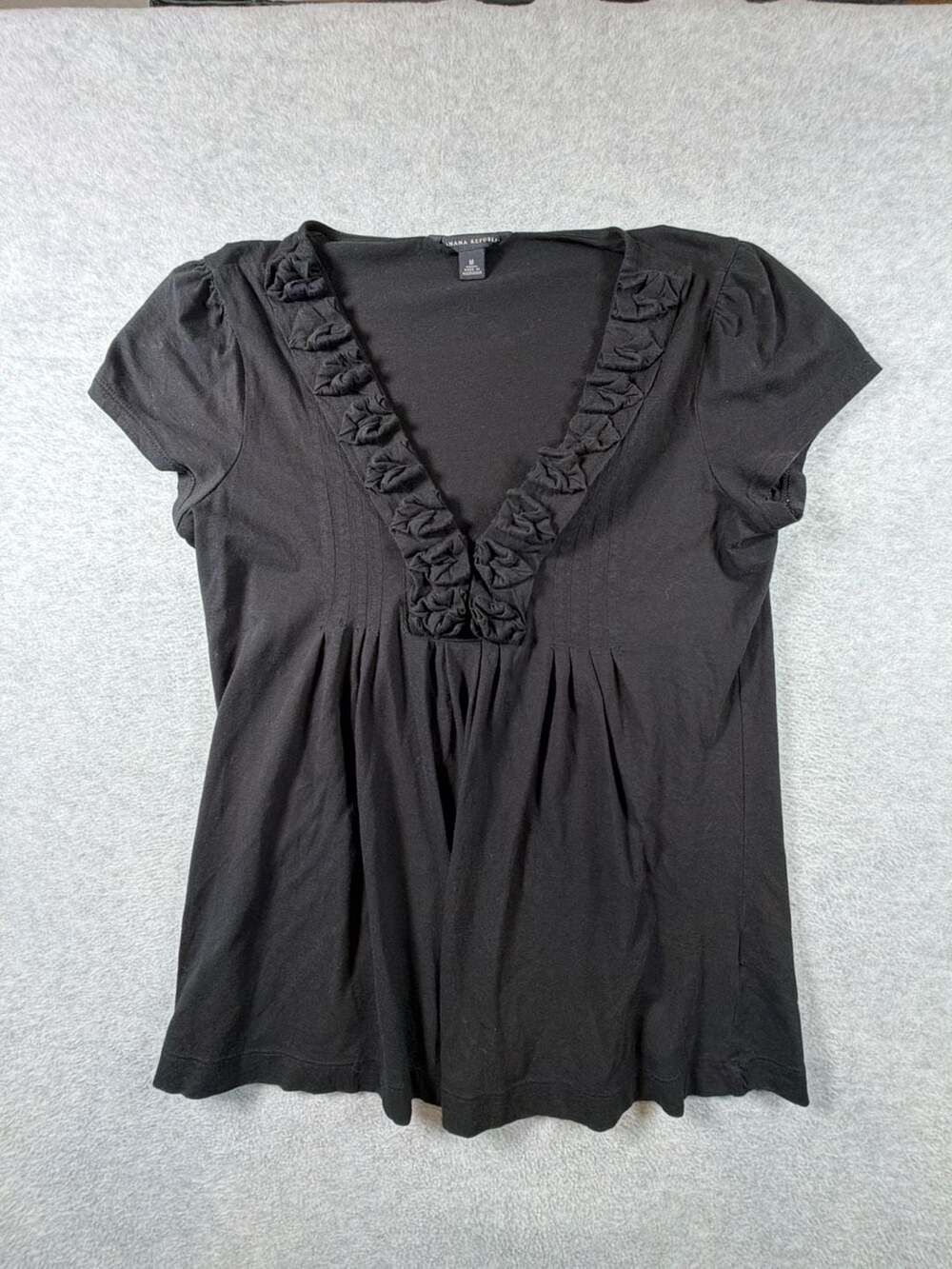Banana Republic Women's Black Ruffled V-Neck Short Sleeve Blouse Size M